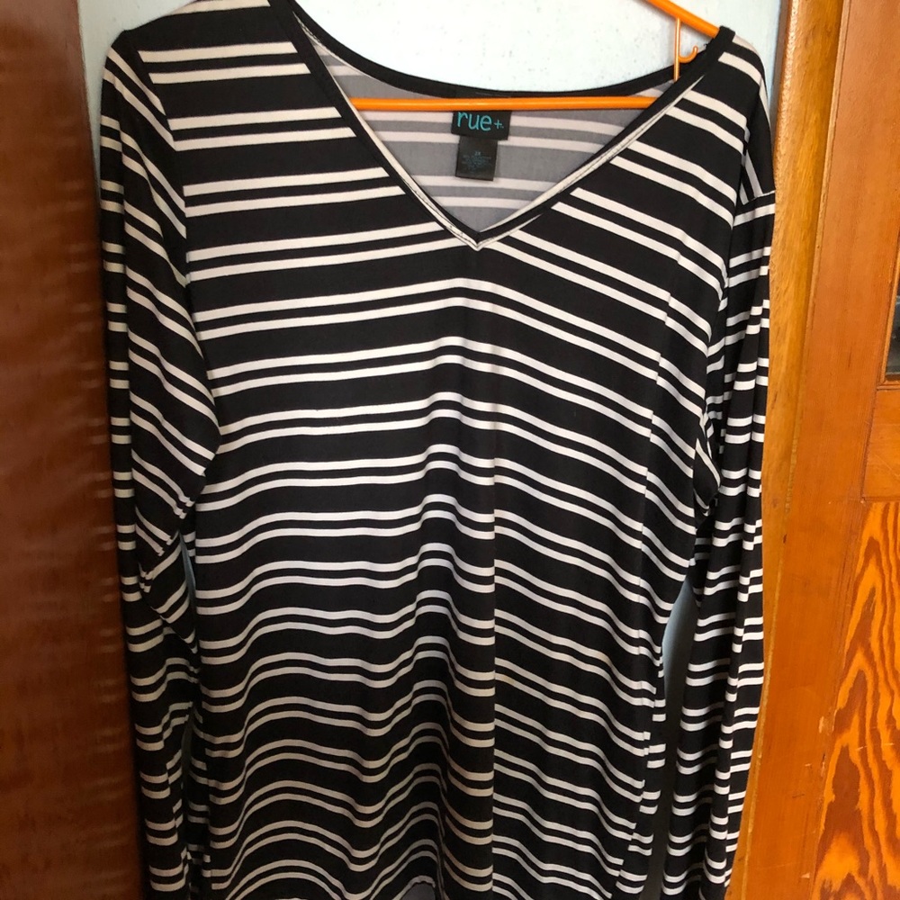 Rue 21 Long Sleeve yummy top